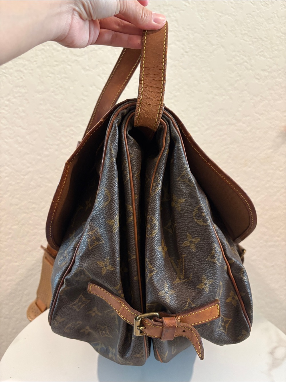 Louis Vuitton FH0940 Saumur 35 Brown Monogram Crossbody Bag - Picture 11 of 13